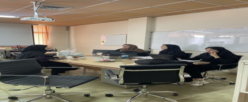 جلسه هم اندیشی دفتر استعداد درخشان با خانم دکتر محمدرحیمی مدیر امور فرهنگی و فوق برنامه معاونت فرهنگی و دانشجویی جهت اجرای پروژه های مشترک. یکشنبه ۲۶ شهریور ۱۴۰۲